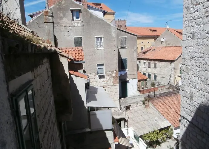 Charming Stone In The Heart Of Lejlighed